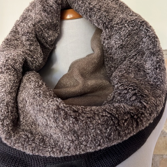 Cozy Ukrainian Cowl - Picture 2 of 5